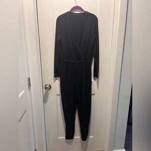 jumper. No tags, ptp 19 and has stretch. Pre loved